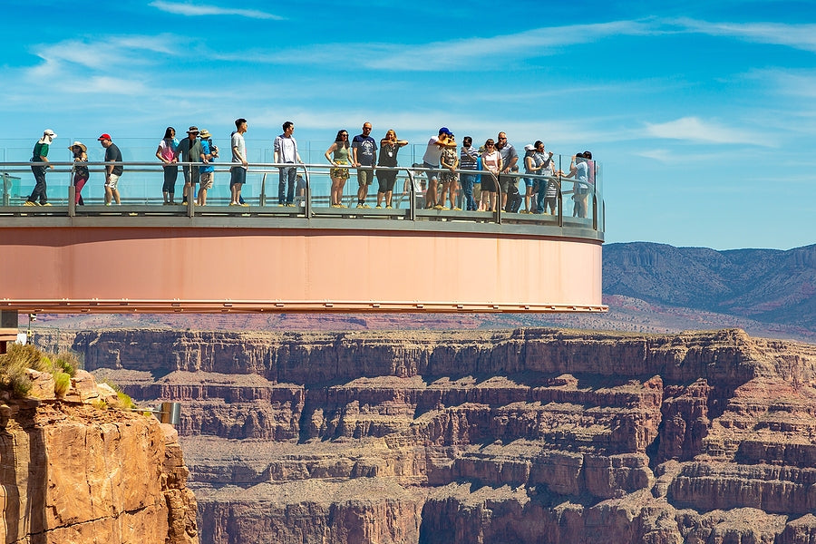The Most Unique Uses For Walk-On Glass Floors In Buildings